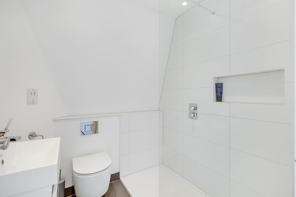 Modern 1 Bedroom Flat In Battersea Londres Exterior foto