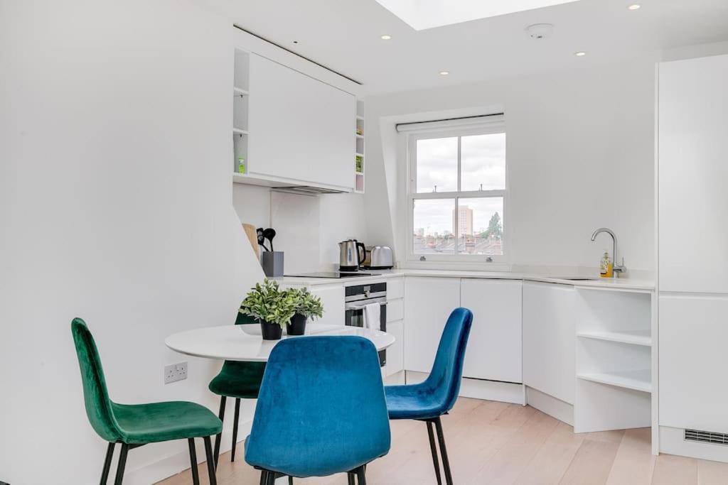 Modern 1 Bedroom Flat In Battersea Londres Exterior foto