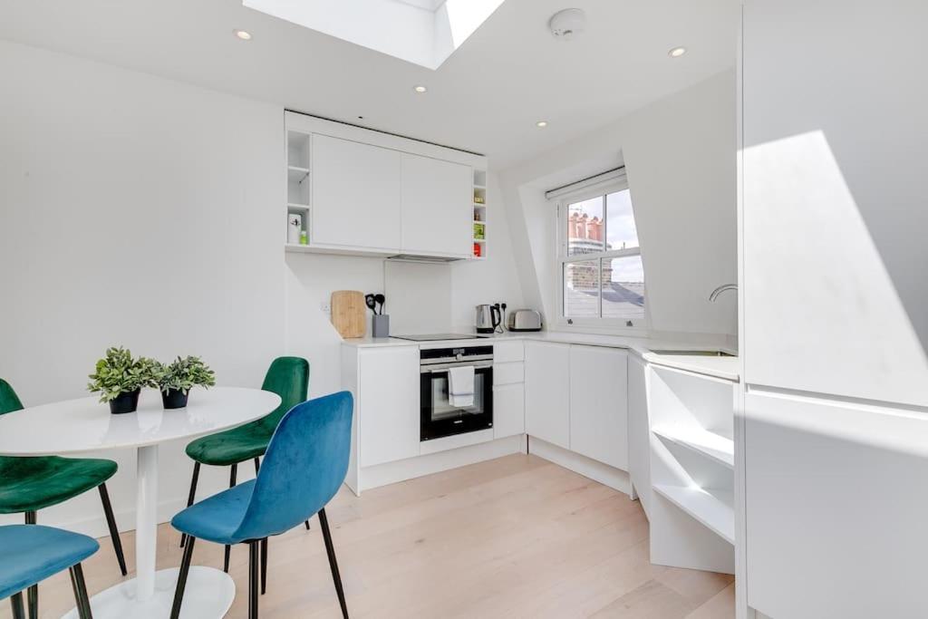 Modern 1 Bedroom Flat In Battersea Londres Exterior foto