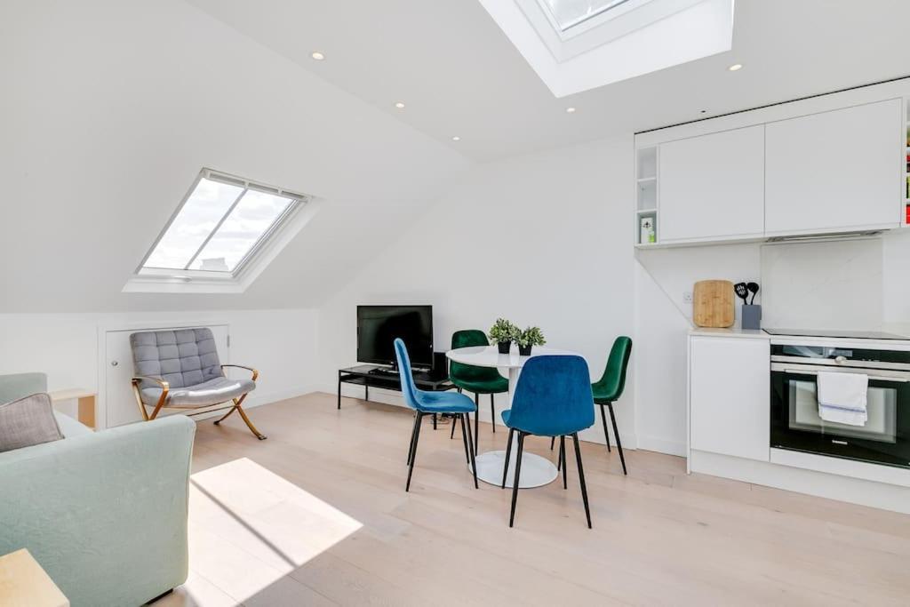 Modern 1 Bedroom Flat In Battersea Londres Exterior foto
